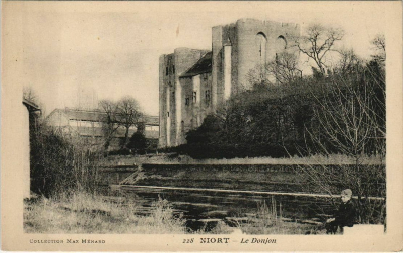 Carte postale ancienne Niort Le Donjon à Niort
