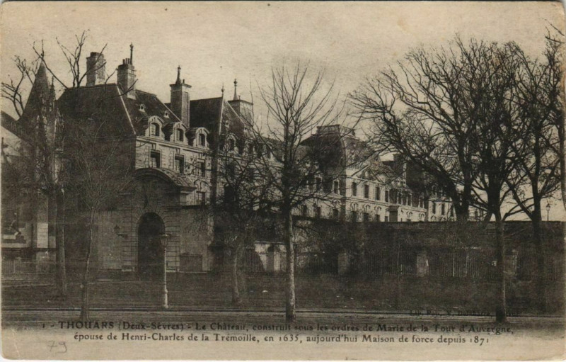 Carte postale ancienne Thouars Le Chateau à Thouars