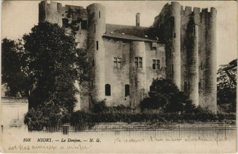 Carte postale ancienne Niort Le Donjon à Niort