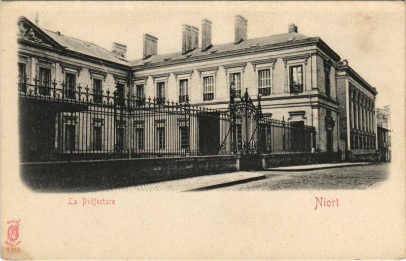 Carte postale ancienne Niort La Prefecture à Niort