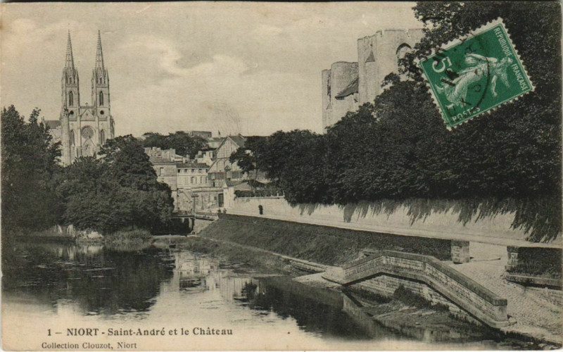Carte postale ancienne Niort Saint-Andre et le Chateau à Niort