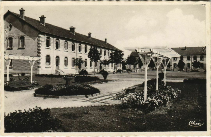 Carte postale ancienne Saint-Maixent-l'Ecole Quartier Coiffe