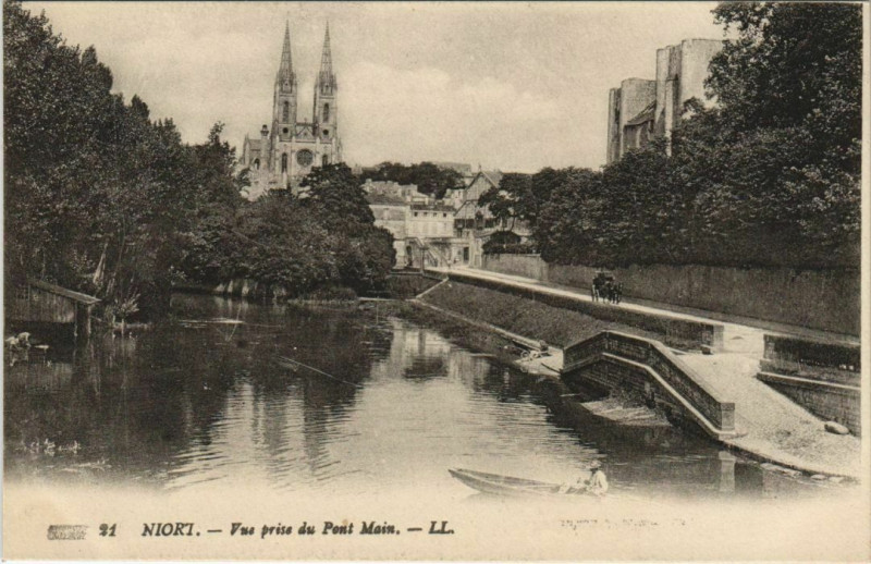 Carte postale ancienne Niort Vue prise de Pont Main à Niort