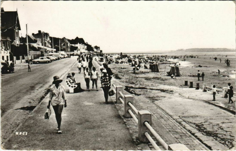 Carte postale ancienne Le Crotoy-Plage La Digue Promenade et la Plage à Rom
