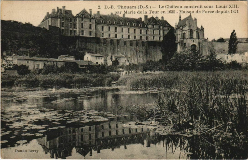 Carte postale ancienne Thouars Le Chateau à Thouars