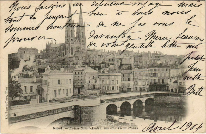 Carte postale ancienne Niort Eglise Saint-Andre - Vue des Vieux Ponts à Niort