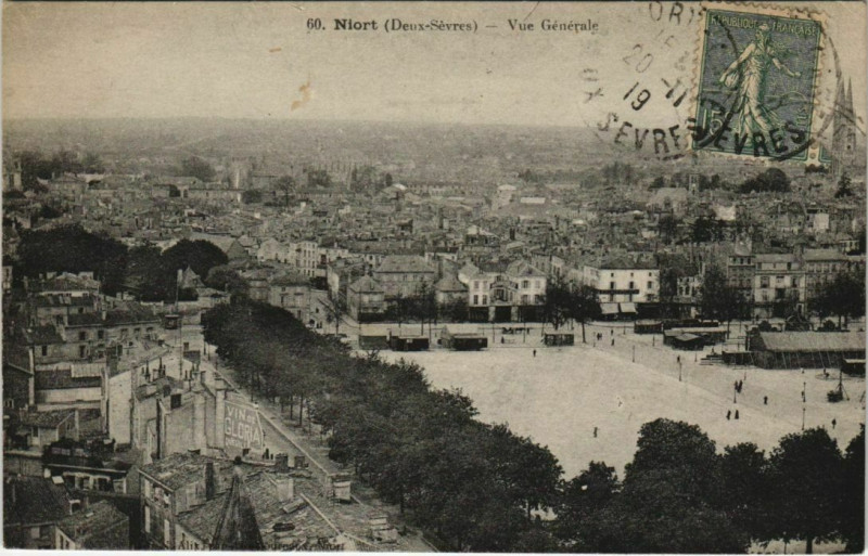 Carte postale ancienne Niort Vue Generale à Niort