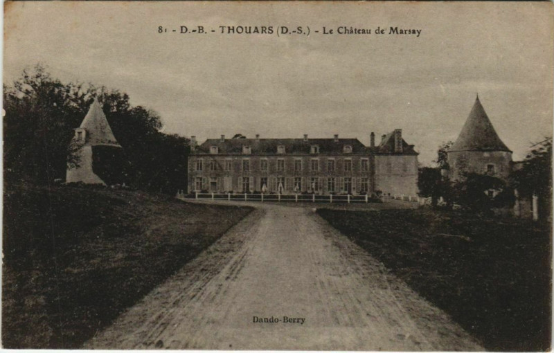 Carte postale ancienne Thouars Le Chateau de Marsay à Thouars