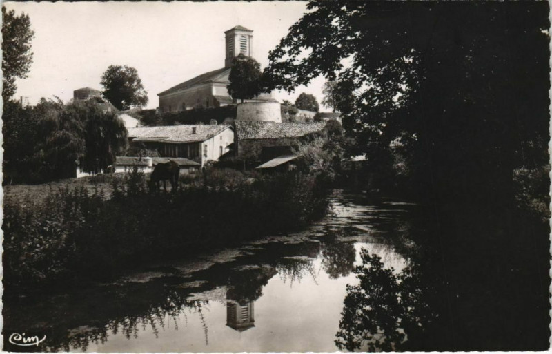 Carte postale ancienne Chef-Boutonne Les Bords de la Boutonne à Chef-Boutonne