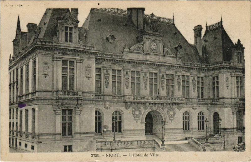Carte postale ancienne Niort L'Hotel de Ville à Niort