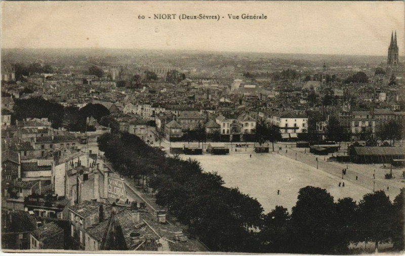 Carte postale ancienne Niort Vue Generale à Niort