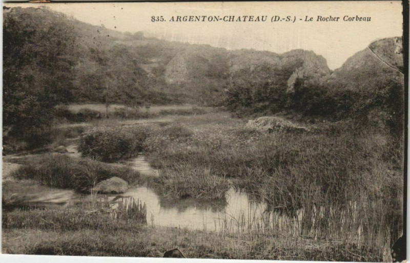 Carte postale ancienne Argenton-Chateau Le Rocher Corbeau