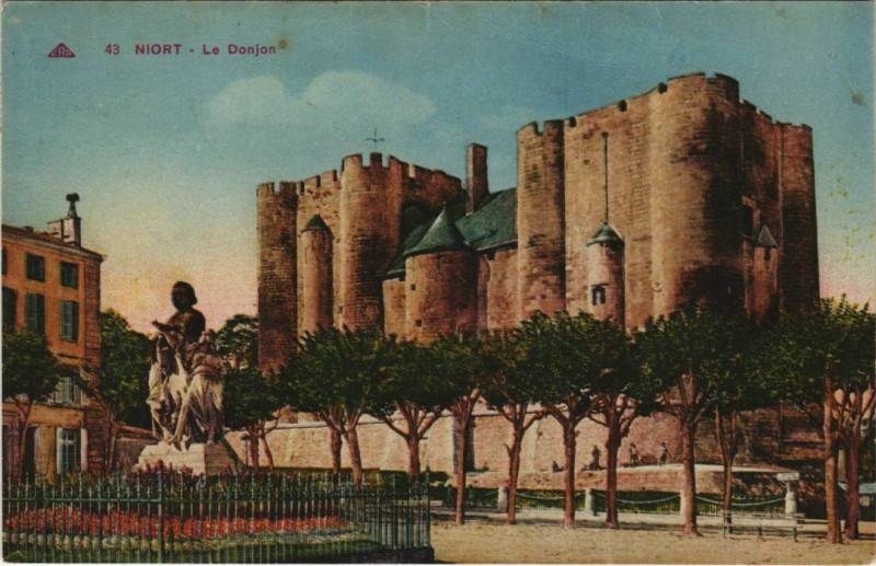 Carte postale ancienne Niort Le Donjon à Niort