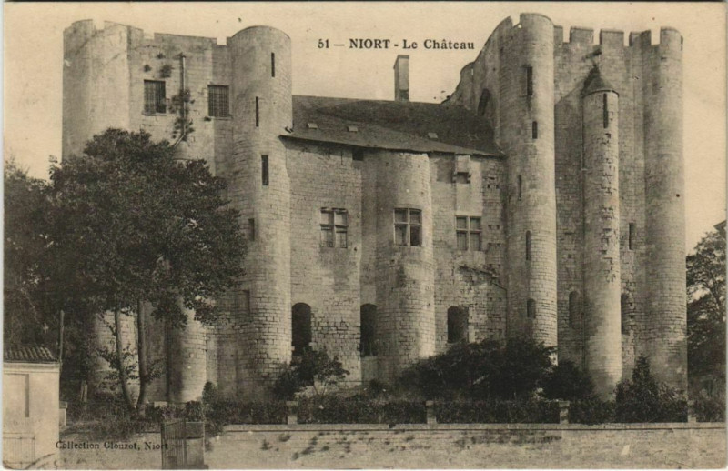 Carte postale ancienne Niort Le Chateau à Niort