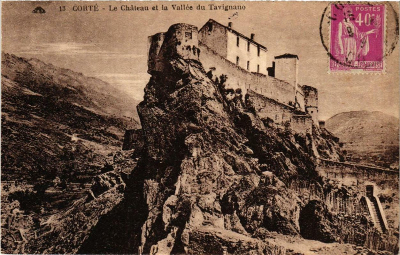 Carte postale ancienne Corse Corte - Le Chateau et la Vallée du Tavignano à Corte