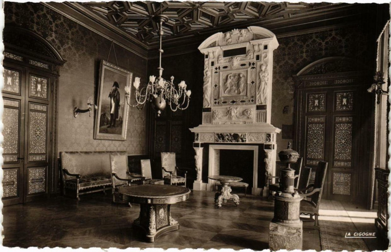 Carte postale ancienne Corse La Punta - Le chateau Pozzo di Borgo Le Salon à Borgo