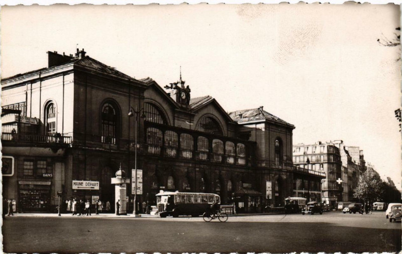 Carte postale ancienne La Gare Montparnasse à Paris 6e