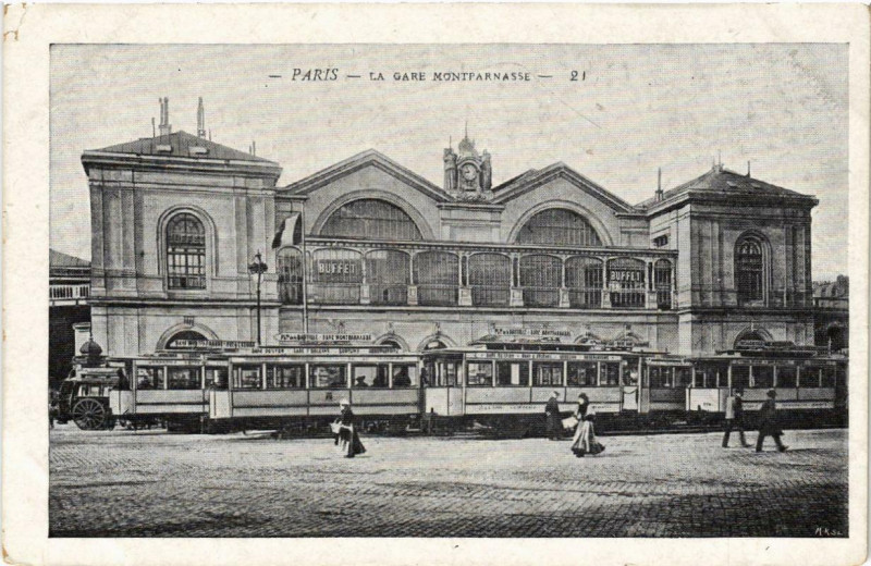 Carte postale ancienne La Gare Montparnasse à Paris 6e