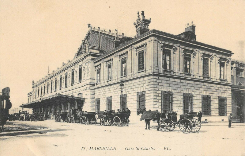 Carte postale ancienne Marseille Gare Saint Charles à Arles