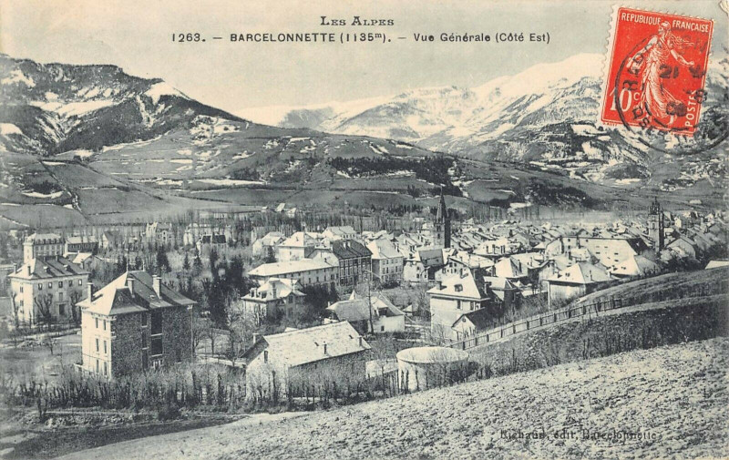 Carte postale ancienne Barcelonnette Vue Generale Cote Est à Barcelonnette