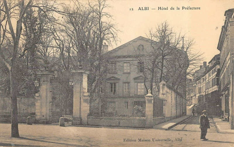 Carte postale ancienne Albi Hotel De La Prefecture à Albi