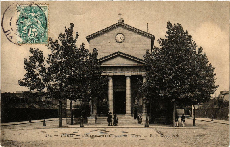 Carte postale ancienne Paris 12e L'Eglise Notre-Dame de Bercy à Paris 12e
