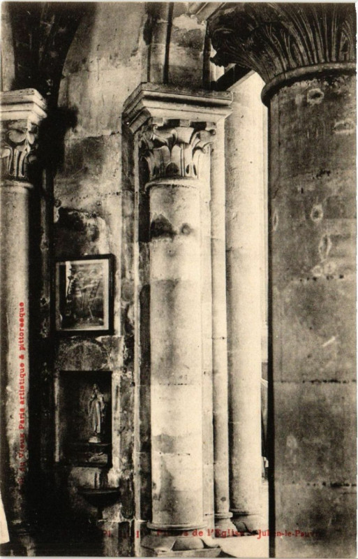 Carte postale ancienne Paris 5e Pilliers de l'Eglise Saint-Julien-le-Pauvre à Paris 5e