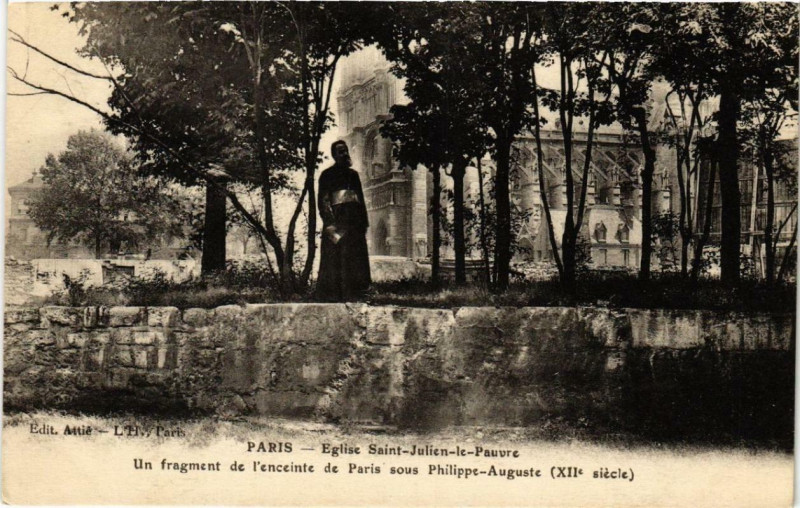 Carte postale ancienne Paris 5e Eglise Saint-Julien-le-Pauvre à Paris 5e