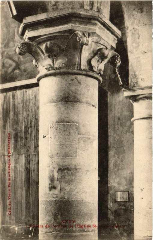 Carte postale ancienne Paris 5e Pilliers de l'Entrée de l'Eglise Saint-Julien-le-Pauvre à Paris 5e