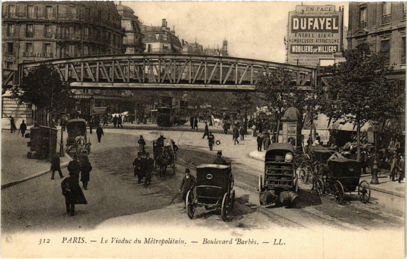 Carte postale ancienne Le Viaduc du Métropolitain - Boulevard Barbès à Paris 18e