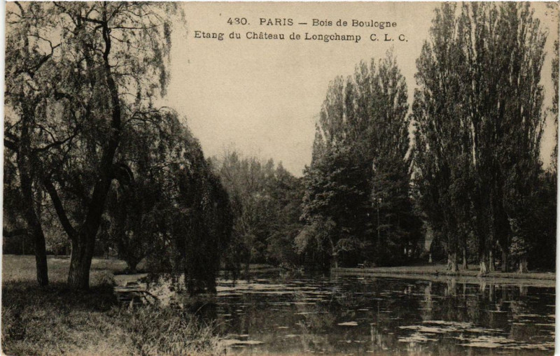 Carte postale ancienne Bois de Boulogne - Etang du Château de Longchamp à Paris 16e
