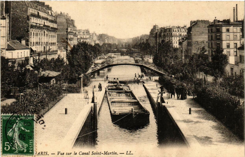 Carte postale ancienne Vue sur le Canal Saint-Martin à Paris 10e