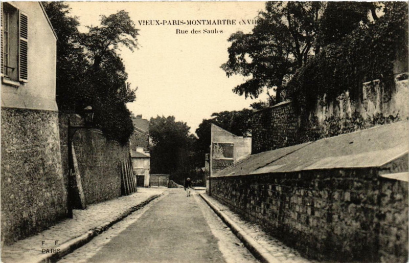 Carte postale ancienne Montmartre - Rue des Saules à Paris 18e