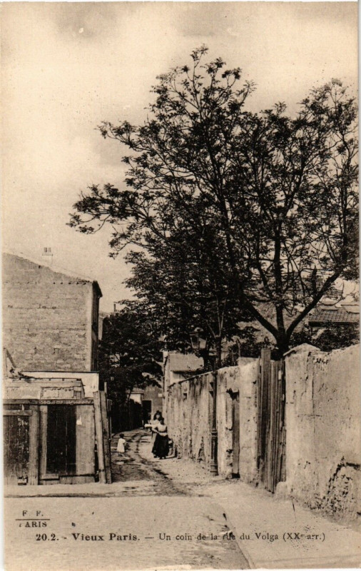 Carte postale ancienne Un coin de la rue du Volga à Paris 20e