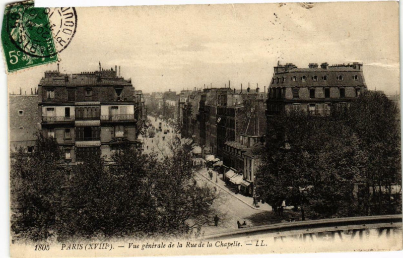 Carte postale ancienne Vue générale de la Rue de la Chapelle à Paris 10e