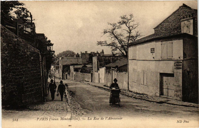 Carte postale ancienne Vieux Montmartre - La Rue de l'Abreuvoir à Paris 18e