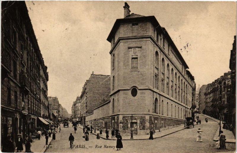Carte postale ancienne Rue Ramey à Paris 18e