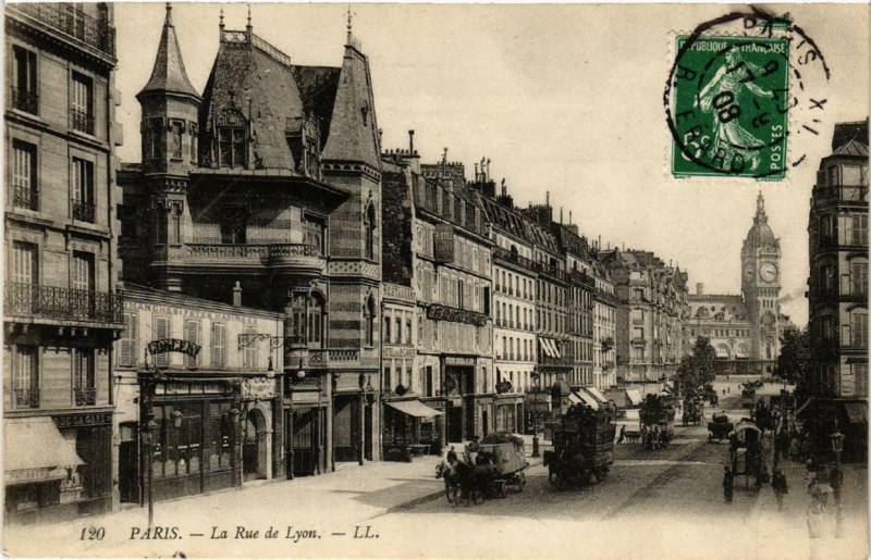 Carte postale ancienne Paris 12e La Rue de Lyon à Paris 12e
