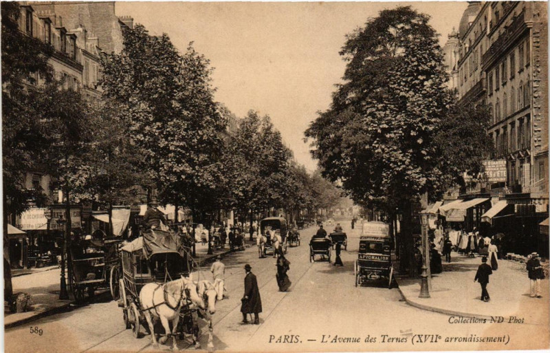 Carte postale ancienne L'Avenue des Ternes à Paris 17e