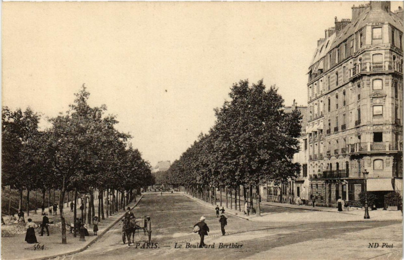 Carte postale ancienne Le Boulevard Berthier à Paris 17e