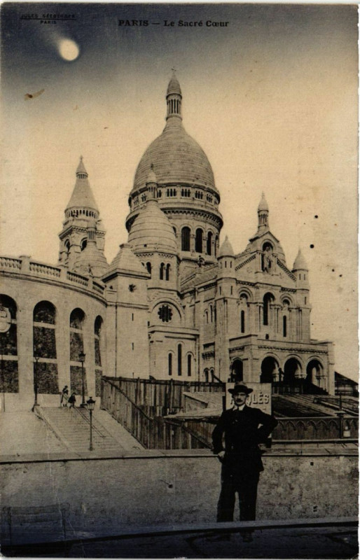 Carte postale ancienne Le Sacré Coeur à Paris 18e