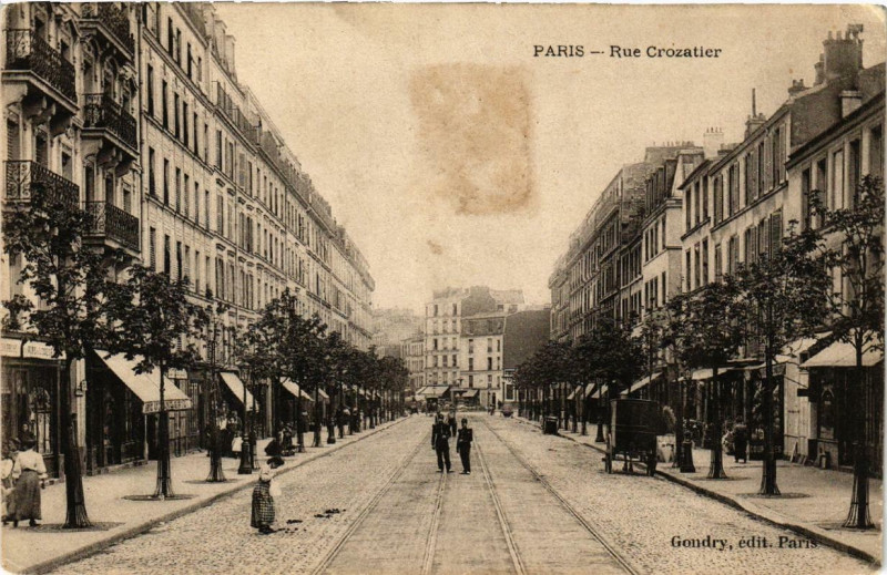 Carte postale ancienne Paris 12e Rue Crozatier à Paris 12e