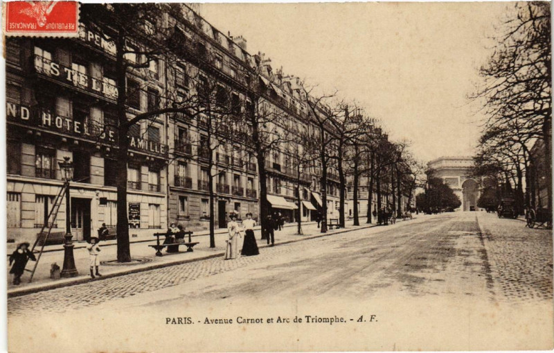 Carte postale ancienne Avenue Carnot et Arc de Triomphe à Paris 17e