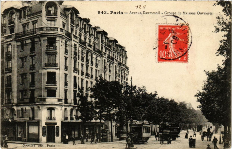 Carte postale ancienne Paris 12e Avenue Daumesnil. Groupe de Maisons Ouvrieres à Paris 12e