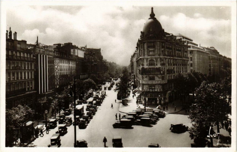 Carte postale ancienne Paris 9e Ne Flanant Boulevard des Italiens. Bd Haussmann à Paris 9e