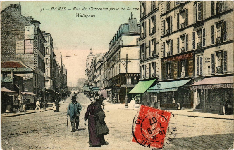 Carte postale ancienne Paris 12e Rue de Charenton. prise de la rue Wattignies à Paris 12e