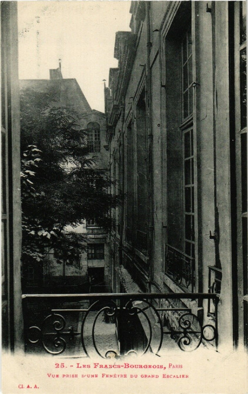 Carte postale ancienne Paris 4e Les Francs-Bourgeois. vue prise d'une fenetre à Paris 4e