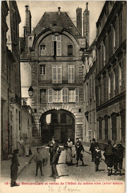 Carte postale ancienne Paris 4e Rue BretonVILLIERS. restes de l'Hotel du meme nom à Paris 4e
