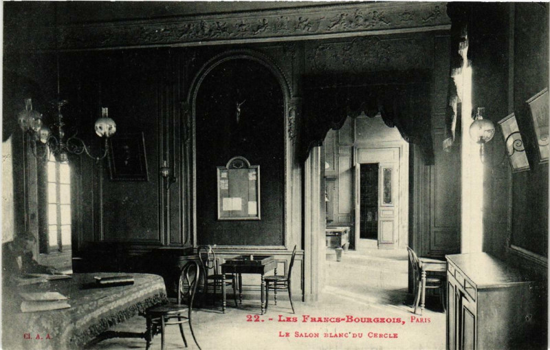 Carte postale ancienne Paris 4e Les Francs-Bourgeois. Le Salon Blanc du Cercle à Paris 4e