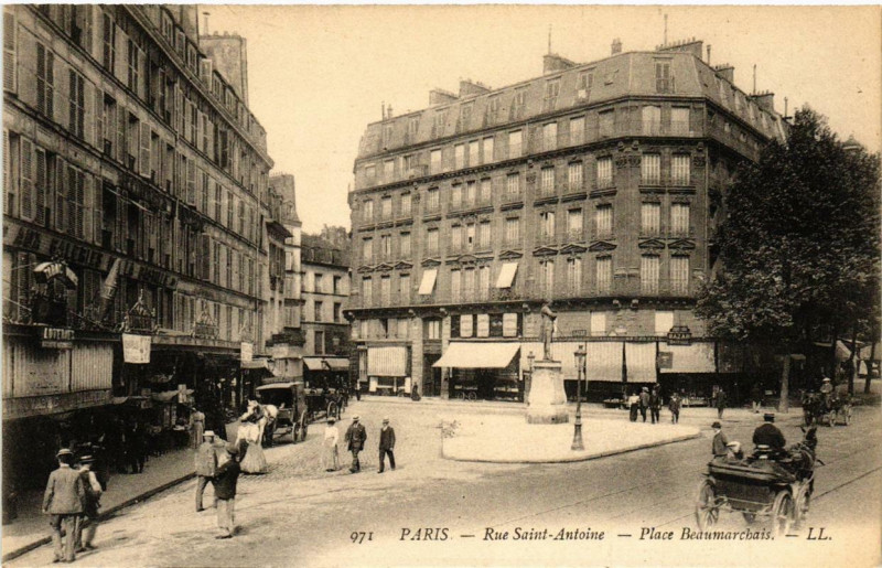 Carte postale ancienne Paris 4e Rue Saint-Antoine. Place Beaumarchais à Paris 4e